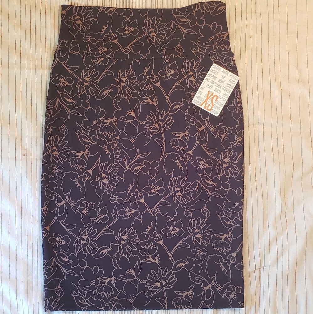 NWT LulaRoe Cassie